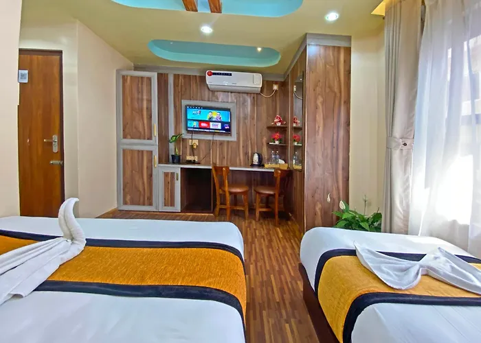 Five Season Hotel 2*